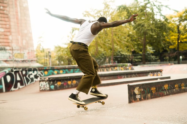 9_deckA_240115_HERO_Shredmaster_k19_6591_logo_Web24_ - 