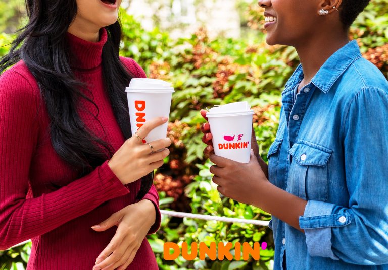 WEB24_Dunkin_LOOK_2_SANDRA_VELETA_059_Logo_WEB_V3 - 
